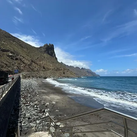 Junto Al Mar El Galeon * Σάντα Κρουζ Τενερίφης